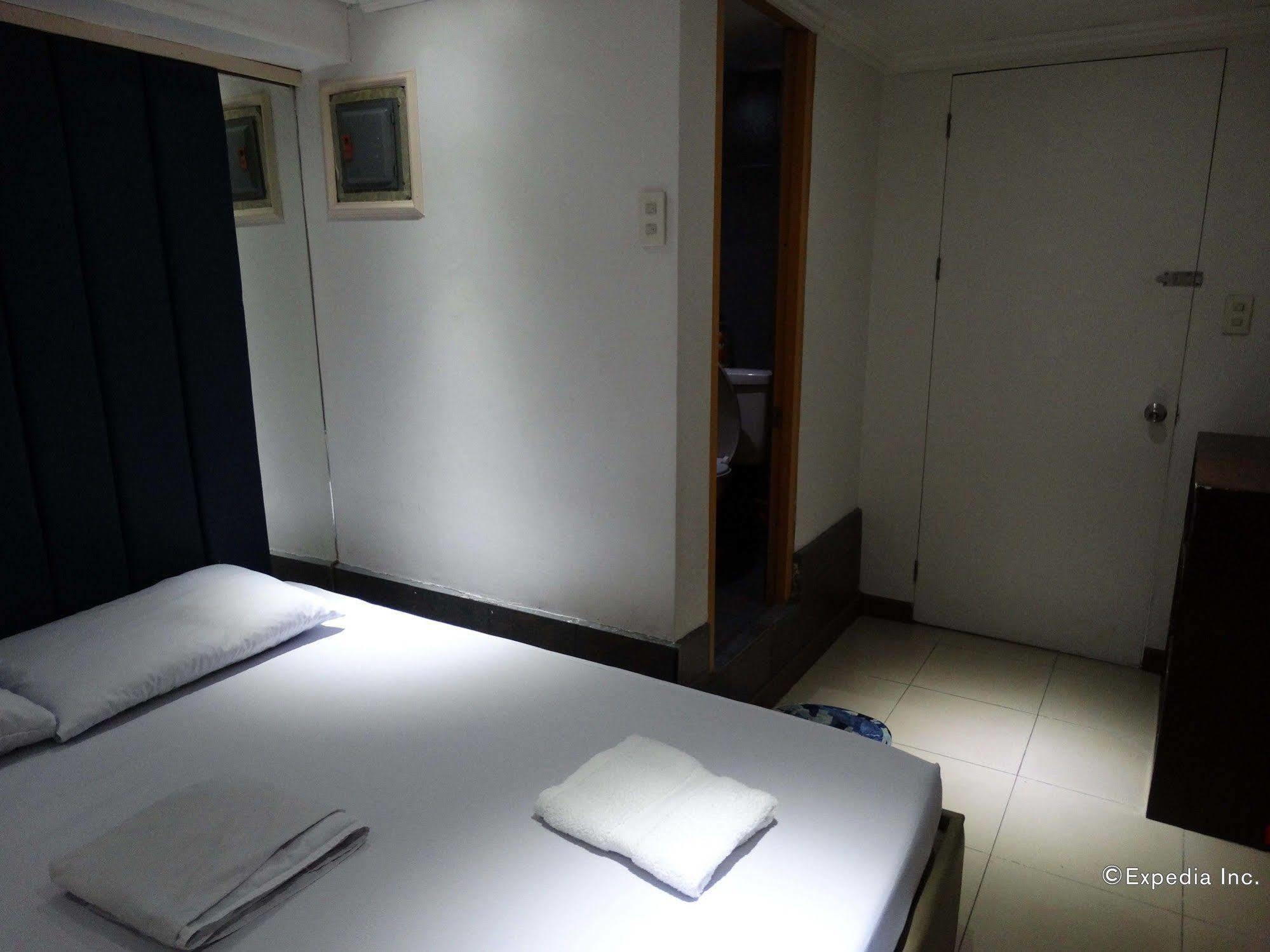 Gaius Inn Manila Exterior photo